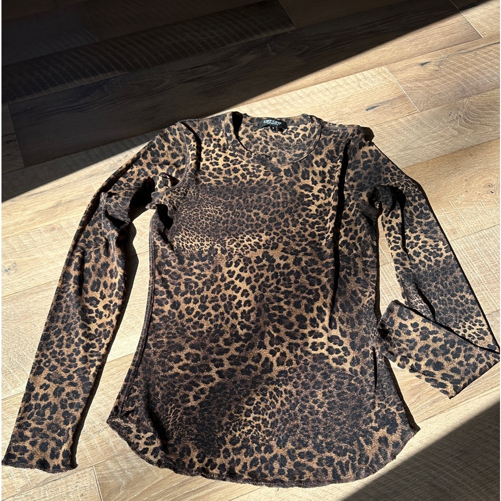 Karen Kane Lifestyle animal print top size small